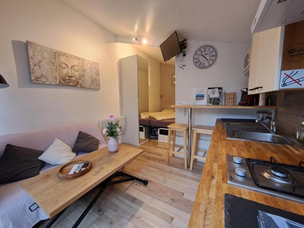 Joli Studio Au Calme Dans Un Jardin Privatif Уистреам Экстерьер фото